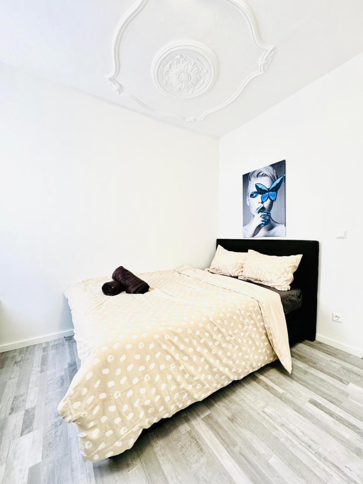 Very Spacious For Up To 7p With Great Location * Viena