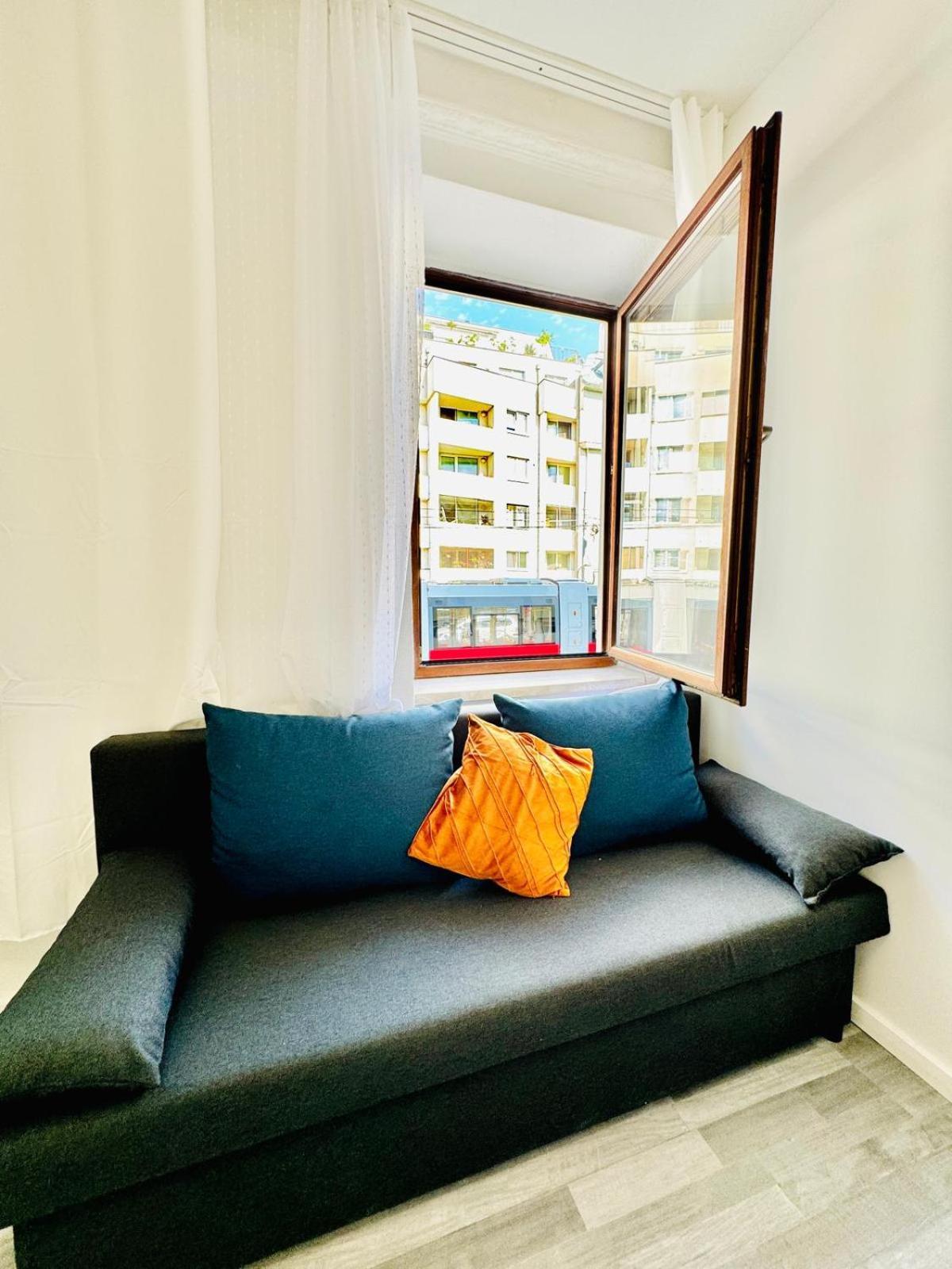 Very Spacious For Up To 7p With Great Location Viena