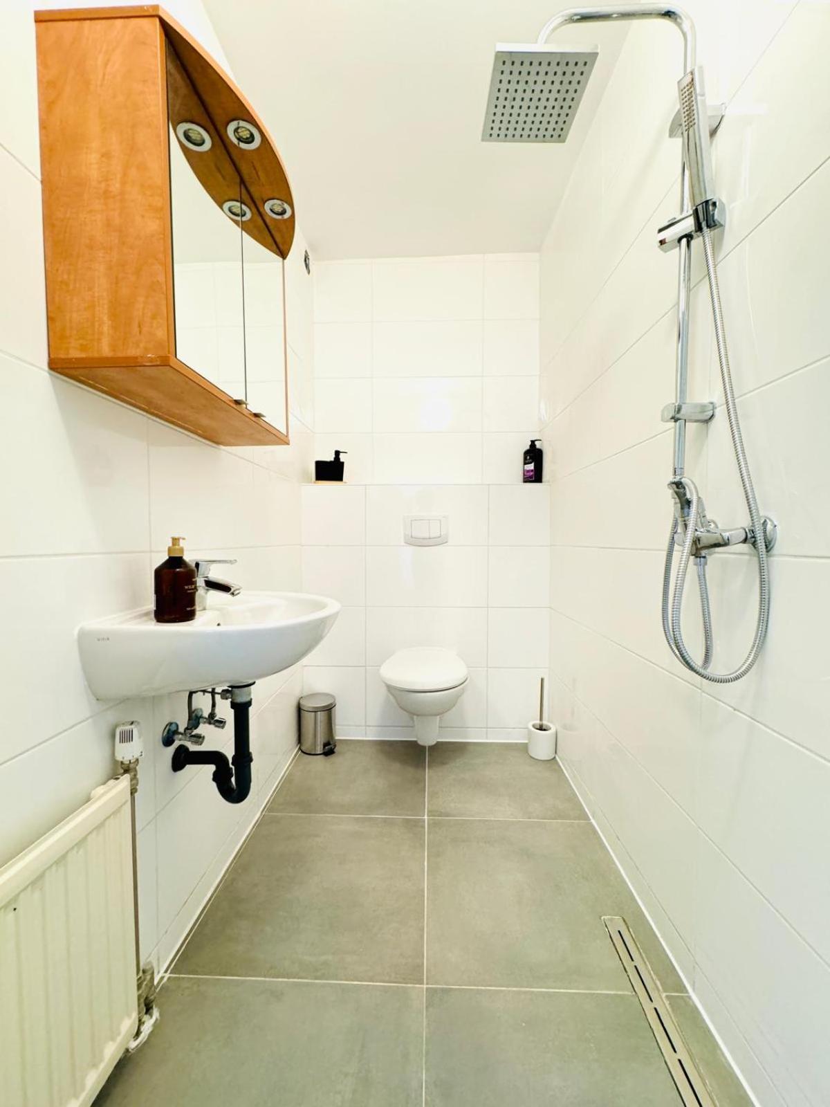 Very Spacious For Up To 7p With Great Location Apartamento